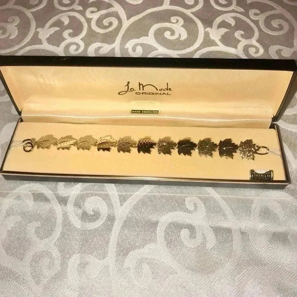 LA Mode Original - Hand Engraved - Leaf Link 12K Gold Filled Bracelet - Picture 2 of 6